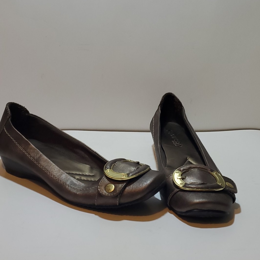 ST. Johns bay brown woman's shoes size 6.5